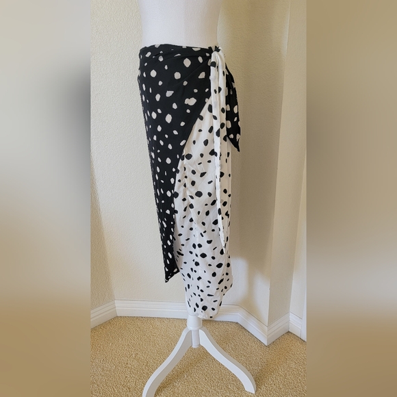 One One Six Wrap Tie Skirt Polka Dot, size Large - Picture 6 of 6